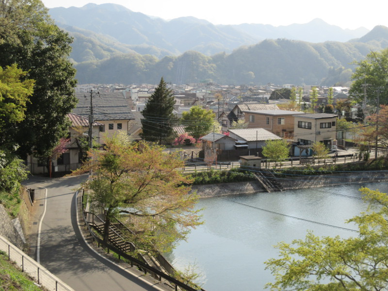 日本大学明誠高校近くからの眺め(山の中腹に水力発電の施設が見えます),飛び出せ青春